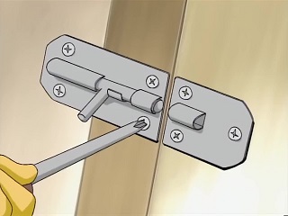 Koushirou installed a sliding bolt lock on the door.